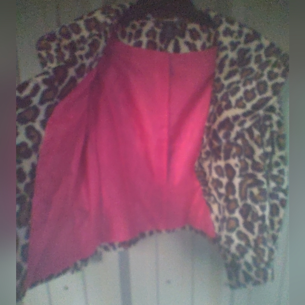 Women's Pierre Cardin Leopard Cheetah Animal Print Cropped Jacket Size 6 - Picture 3 of 6